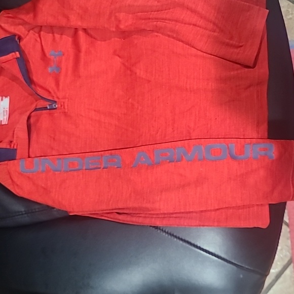 Under Armor Long Sleeve 1/4 zip up - Picture 2 of 4